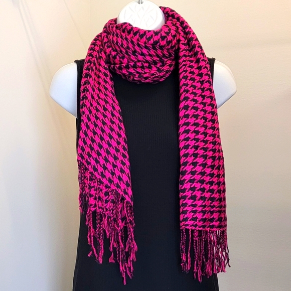 Forever 21 Pink & Black Neck Scarf - Picture 1 of 5
